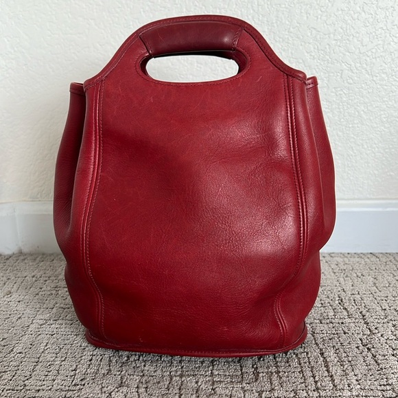 Coach Handbags - Coach Vintage #9994 Leather Bucket Drawstring Sling Backpack (1996)